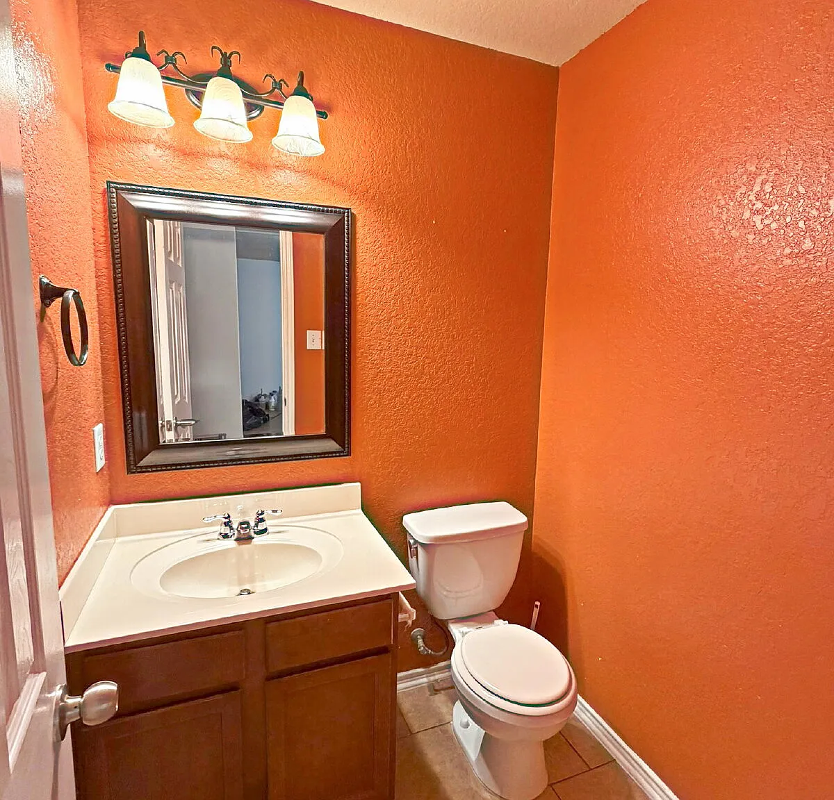 4 bed, 2.5 bath, 2269 sqft, $2,000 — Photo 4