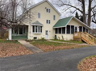 5576 Middle Rd, Munnsville, NY 13409