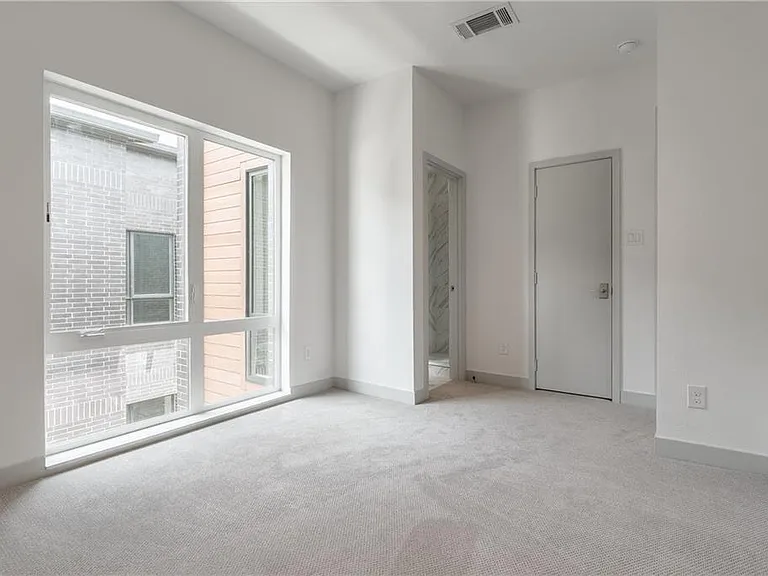 2290 N Fitzhugh Ave #20 — Photo 13