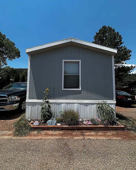 1st image of 7 Golden West Dr