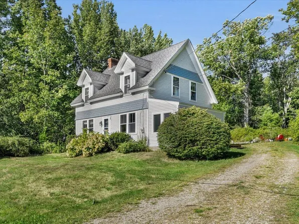 31 Ferry Road, Brooksville, ME 04617