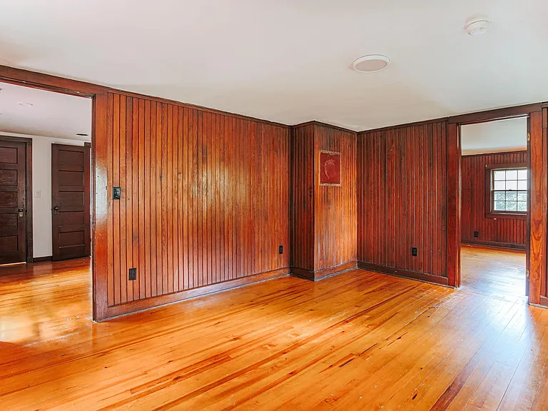 860 Elizabeth Ln — Photo 20