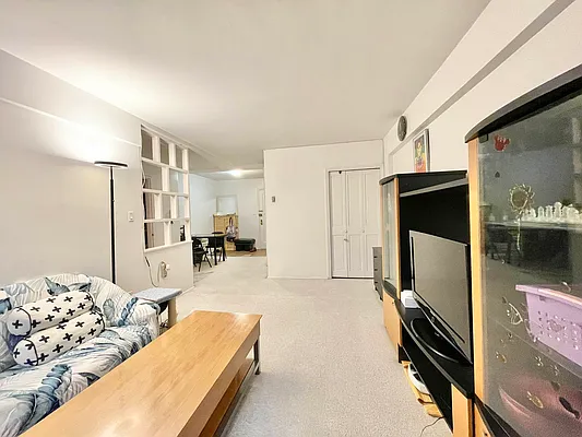 Sold by Chous Realty Group Inc | media 19