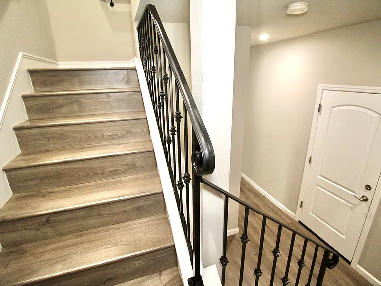 819 Estancia Ct — Photo 6