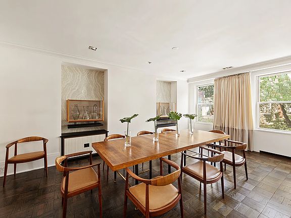 4th image of 29 E 64th St #3B