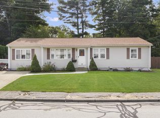 16 York Dr, Coventry, RI 02816
