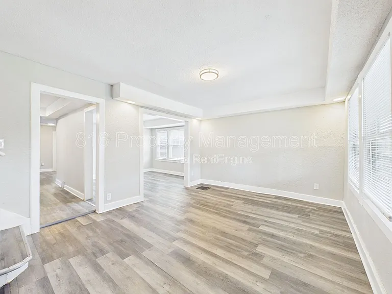 4417 Wayne Ave — Photo 7