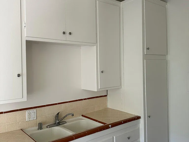 1327 S Bundy Dr #9 — Photo 6