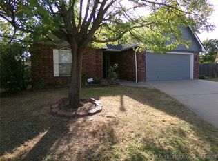 107 E Helena Pl, Broken Arrow, OK 74012