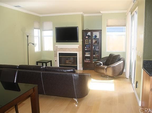 5th image of 26045 Frampton Ave