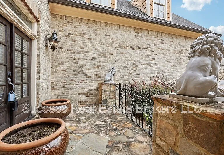 343 Summer Garden Dr — Photo 82