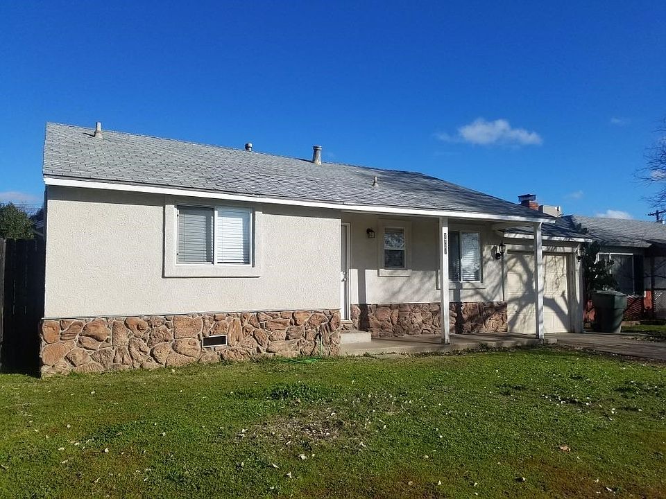1st image of 3721 Lowry Dr