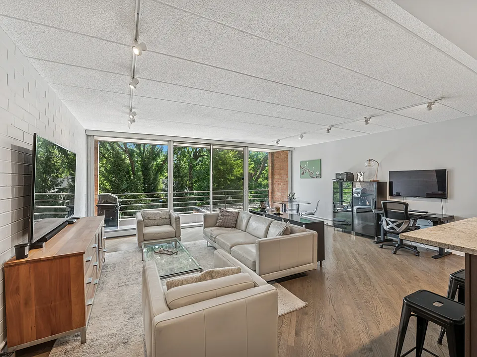 630 Vernon Ave #10