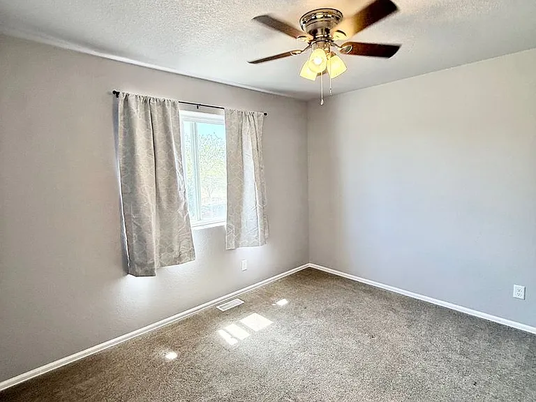 783 S Sweetwater Dr — Photo 15