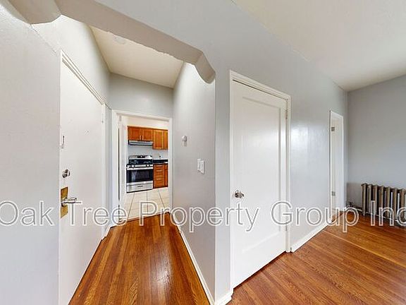 4th image of 454 34th St APT 38