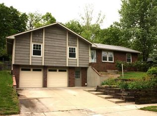 3107 Longhorn Dr, Lawrence, KS 66049