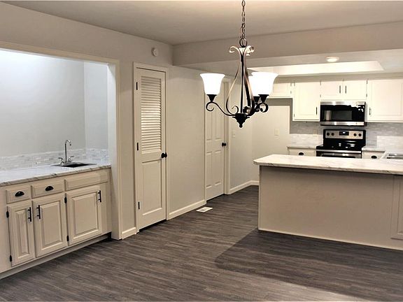 4th image of 925 S 25th Pl