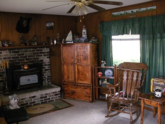 3rd image of 1360 John St