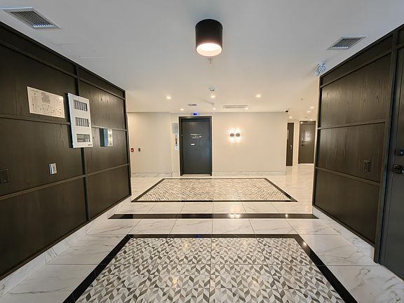 5th image of 5005 Ash St #204