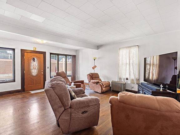 4th image of 420 Rutherford Ave