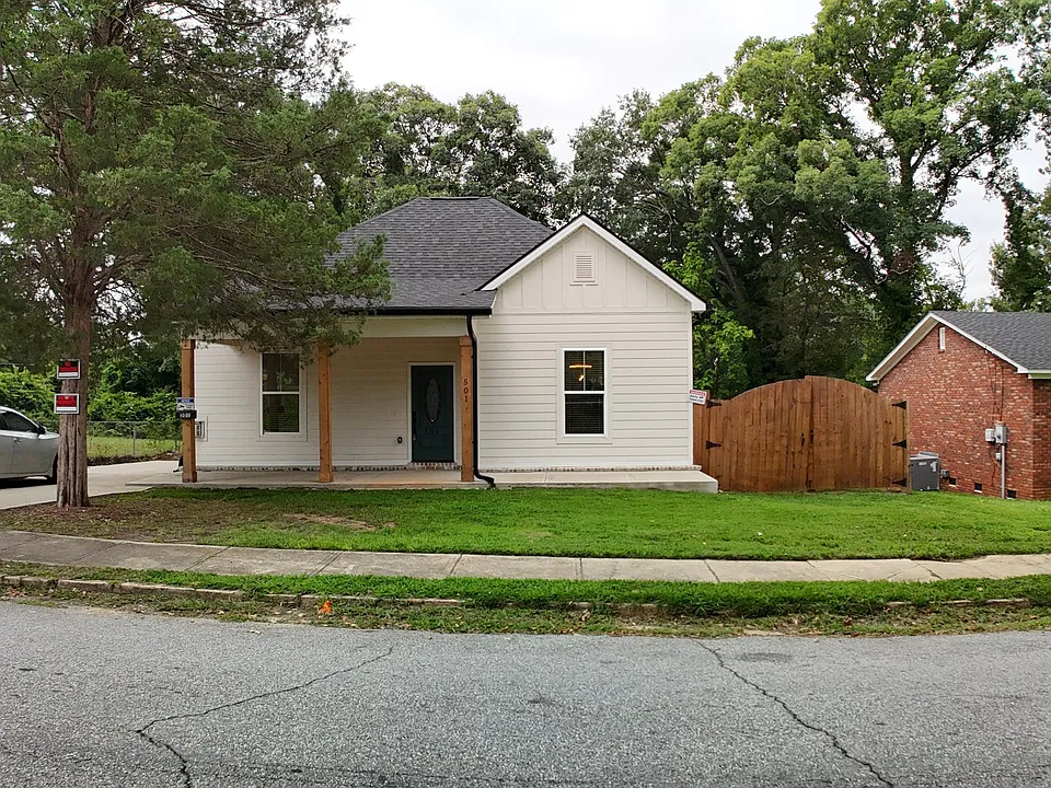 501 N Center St