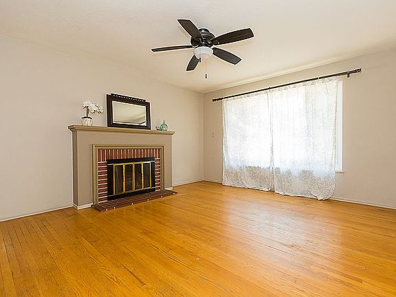 3rd image of 2154 Sarazen Ave