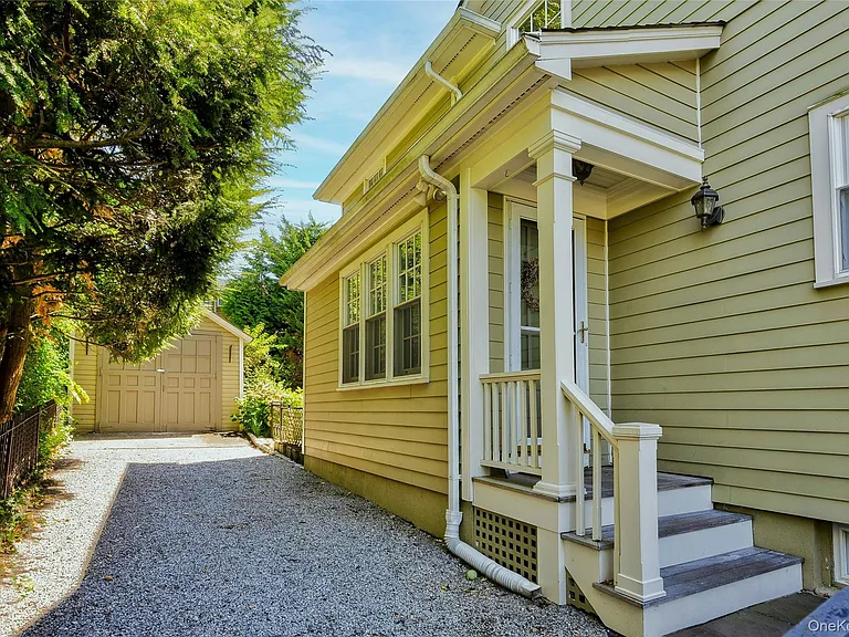 14 Buckingham Pl — Photo 36
