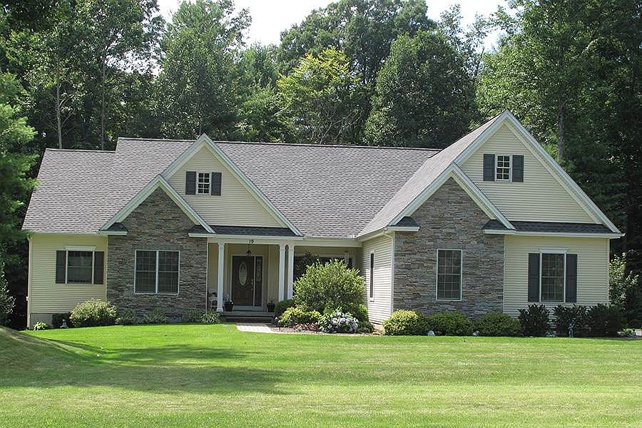 1st image of 21 Ashleigh Ln