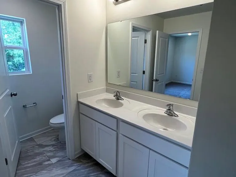 2725 Aubrey St — Photo 20