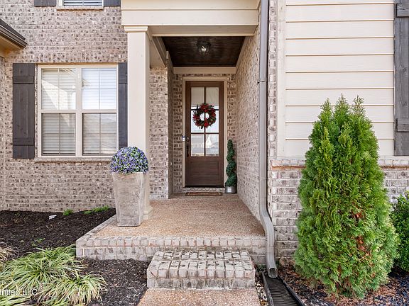 4th image of 3132 E Jefferson Loop