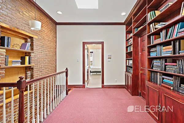 Rented by (Legacy) Elegran | media 10
