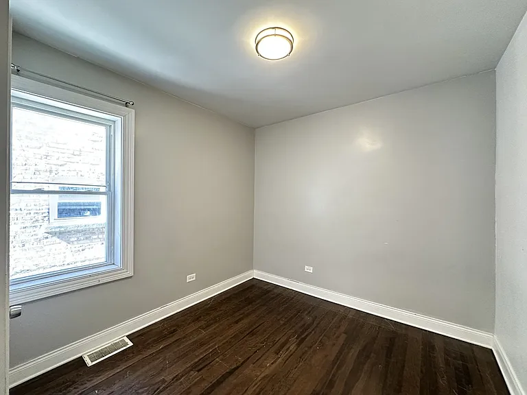 1621 N McVicker Ave #2 — Photo 14