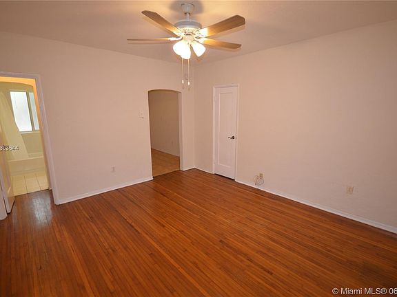 3rd image of 564 NE 66th St #3