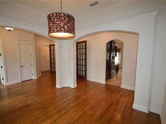 4th image of 114B Oakwood Creek Ln