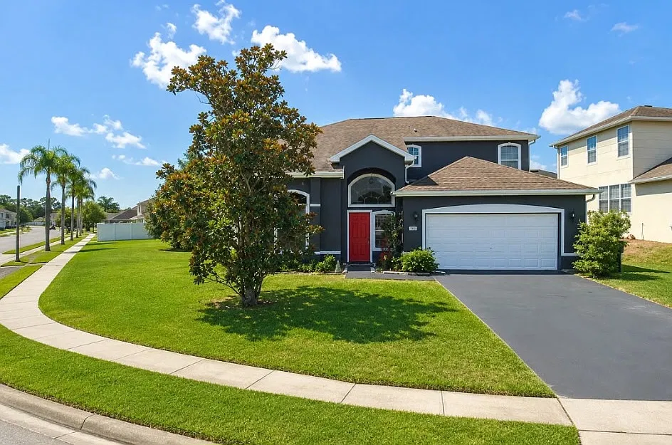 412 Bay Oak Ln
