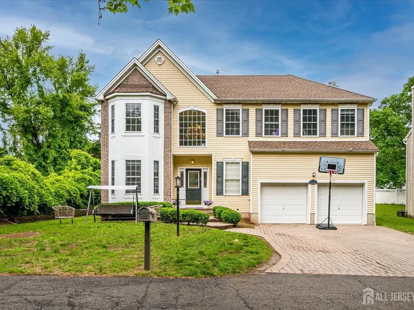 153 Brookhill Ave, Edison, NJ 08817