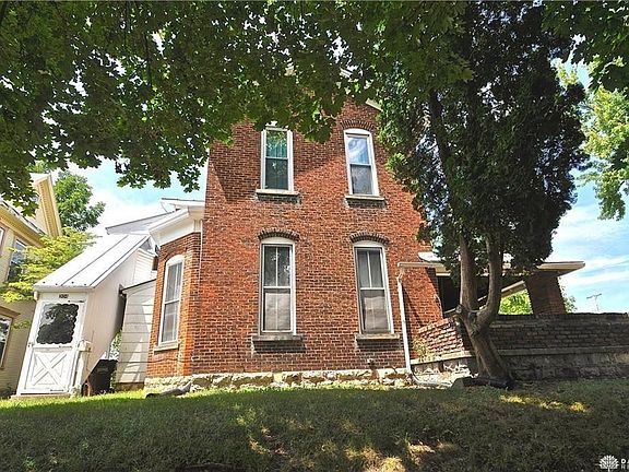 2nd image of 300 N Gray Ave