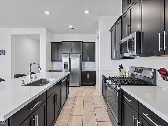3rd image of 713 Webber Park St