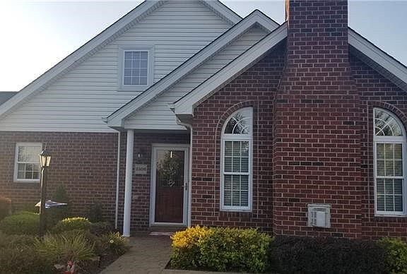 2nd image of 5106 Hemlock Ln