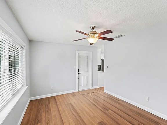 5th image of 9605 N Edison Ave