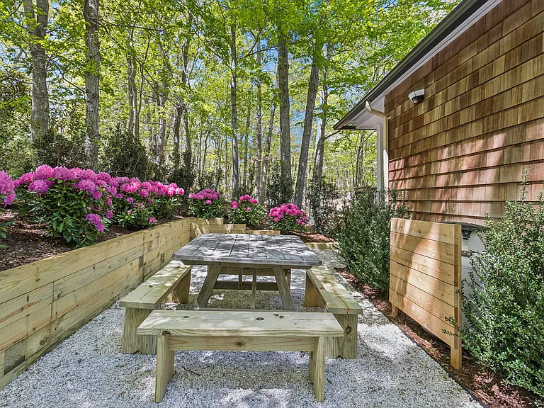 876 Millstone Rd — Photo 30