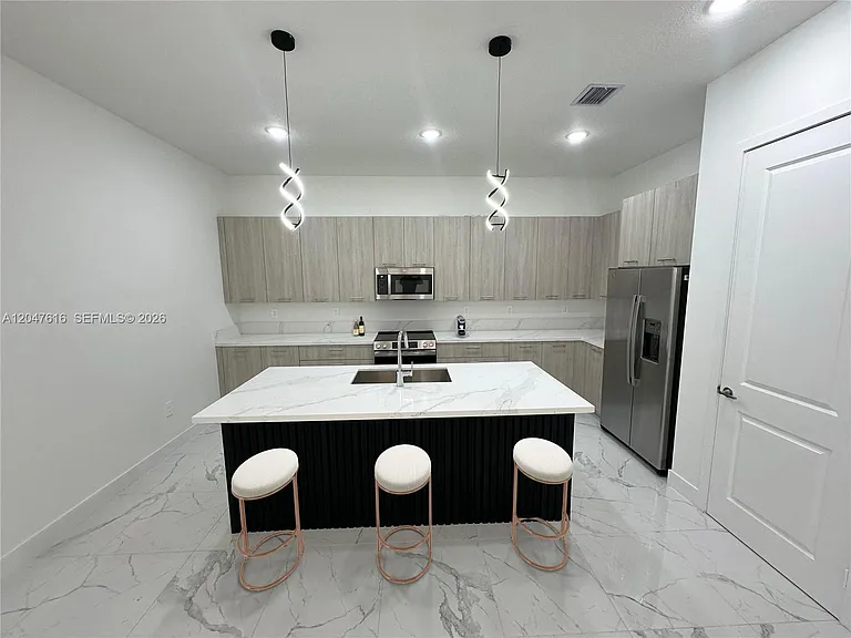 4255 SW 123rd Ter — Photo 9