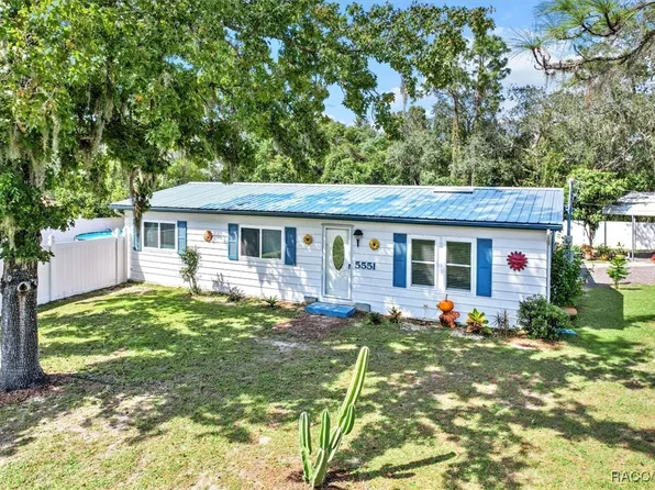 5551 W Meadow St, Homosassa, FL 34446