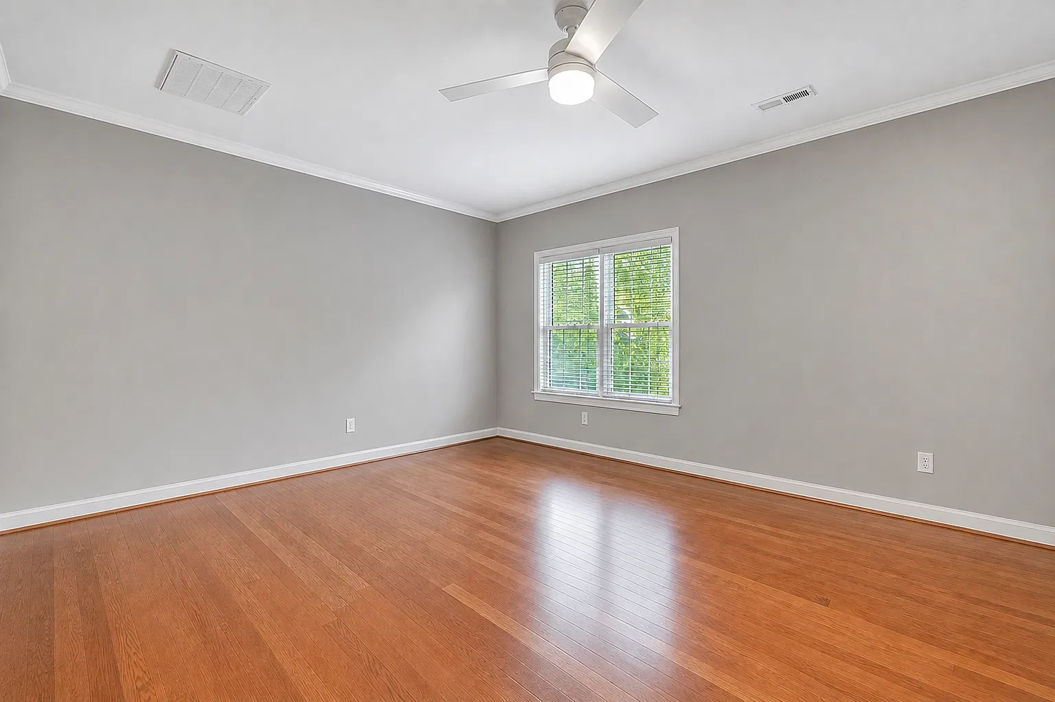 3 bed, 2.5 bath, 1475 sqft, $1,890 — Photo 4