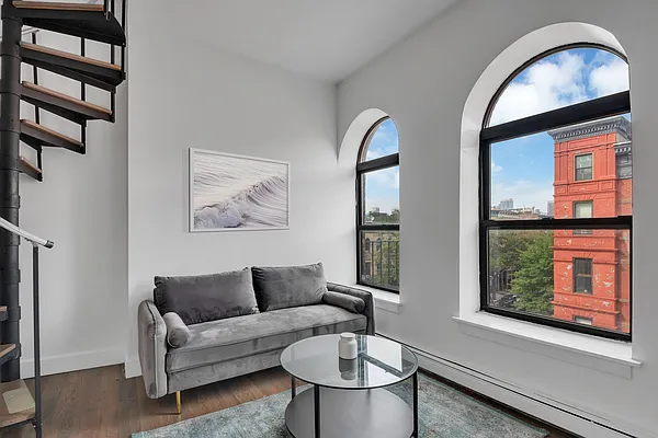 Rented by Compass | media 10