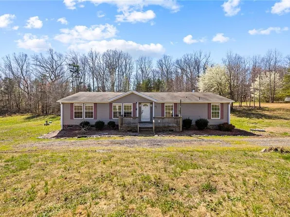 200 Steamboat Dr, Reidsville, NC 27320