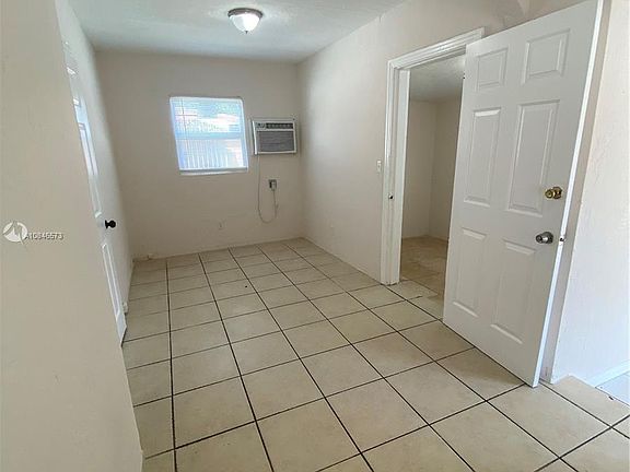 5th image of 1524 NW 42nd St