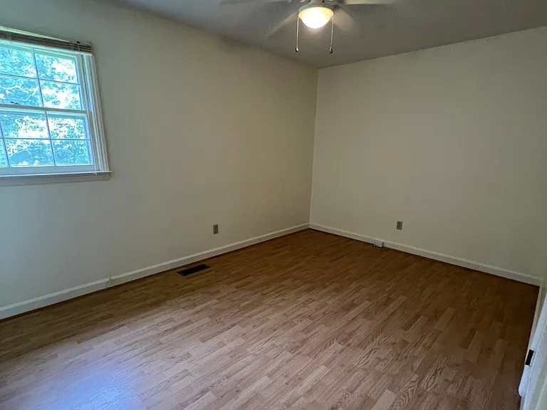 1521 Cedar Ln — Photo 10