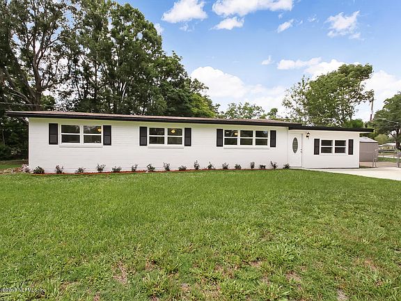 2nd image of 2014 Brookview Dr S