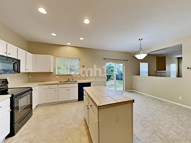 13954 Ivy St — Photo 5